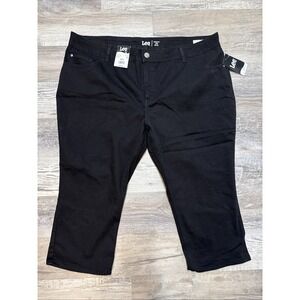 Lee Womens Plus Capri, Size 26W, Mid-Rise, Loose Fit, 23" Inseam, Black